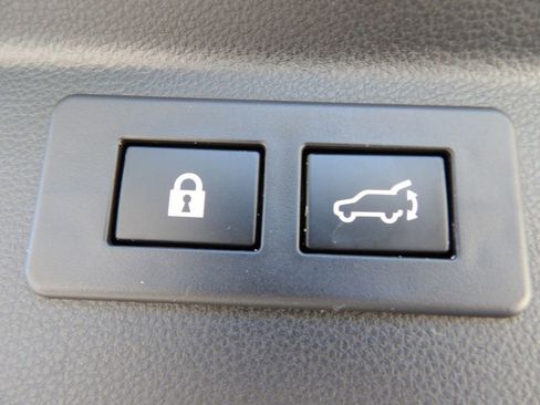 Used 2024 Subaru Forester Premium image 28