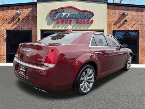Used 2019 Chrysler 300 Limited image 3