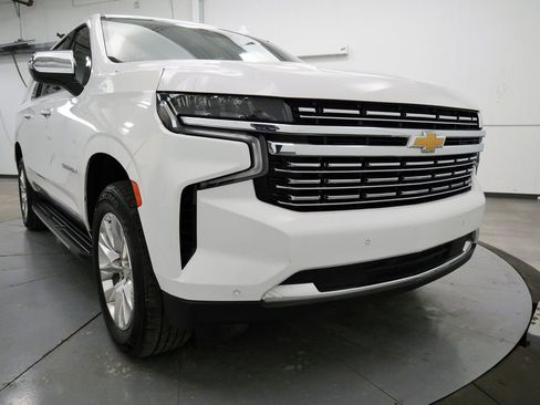 Used 2023 Chevrolet Suburban Premier AWD/4WD image 37
