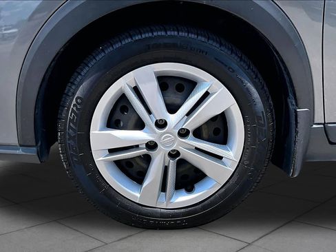 Used 2023 Nissan Kicks S FWD image 11