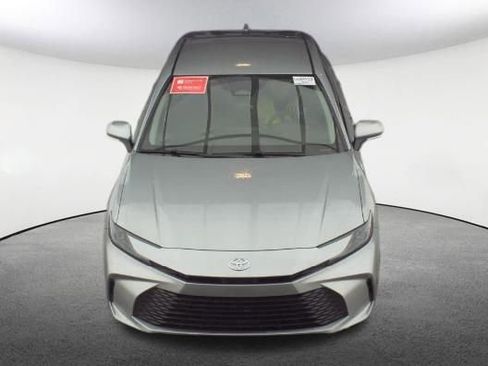 Used 2025 Toyota Camry LE w/ Convenience Package image 2