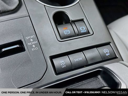 Used 2021 Toyota Highlander XLE FWD image 34