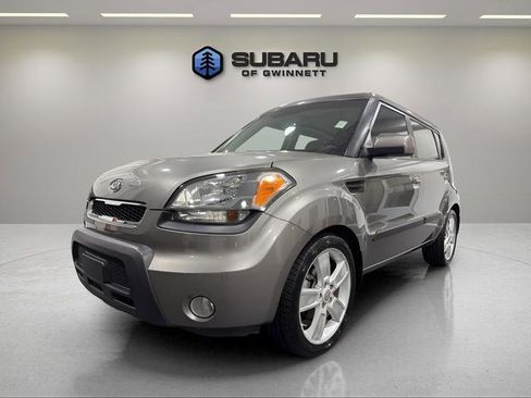 Used 2010 Kia Soul ! FWD image 1
