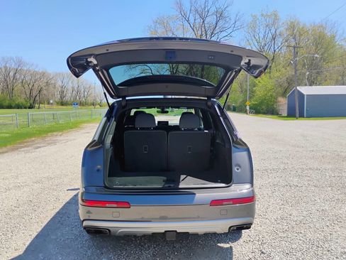 Used 2019 Audi Q7 3.0T Prestige w/ Prestige Package AWD/4WD image 18