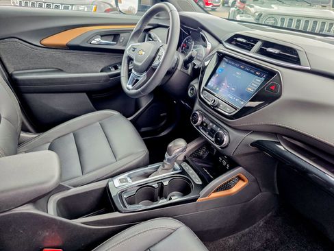 Used 2021 Chevrolet TrailBlazer ACTIV w/ Technology Package image 27