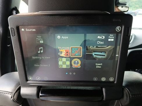 Used 2020 Chrysler Pacifica Touring-L Plus FWD image 26