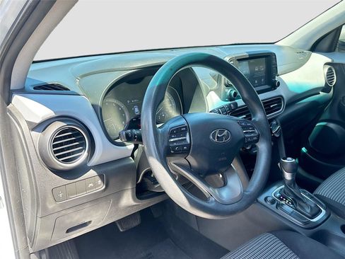 Used 2020 Hyundai Kona SE image 9