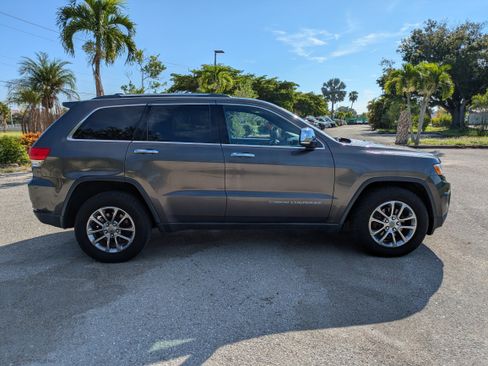 Used 2015 Jeep Grand Cherokee Limited w/ Luxury Group II AWD/4WD image 3