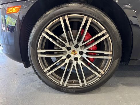 Used 2017 Porsche Macan GTS AWD/4WD image 26