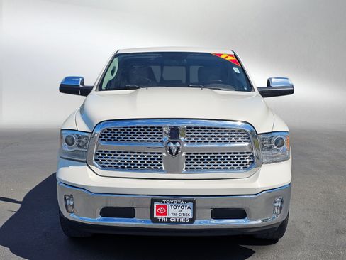 Used 2017 RAM 1500 Laramie w/ Convenience Group AWD/4WD image 8