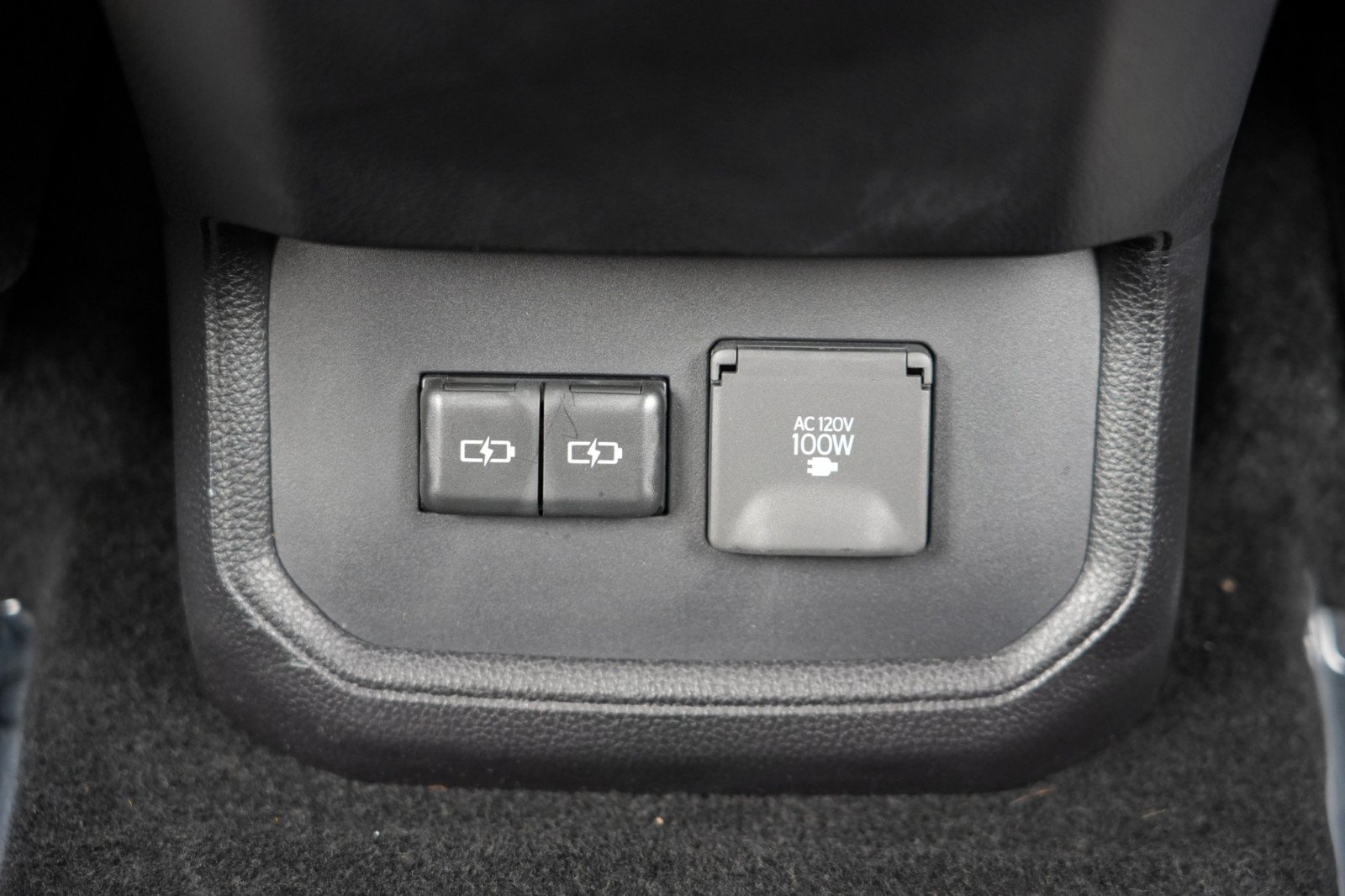 Used 2024 Toyota Highlander Platinum FWD image 37