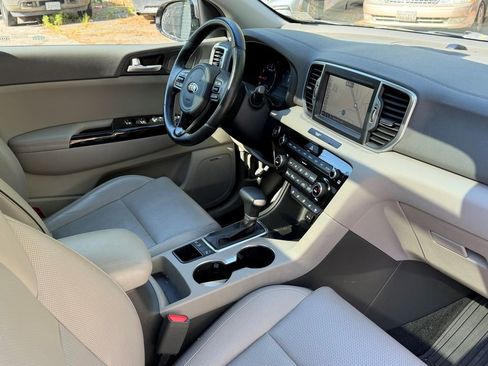 Used 2018 Kia Sportage EX w/ EX Technology Package FWD image 12