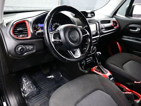 Used 2017 Jeep Renegade Trailhawk image 12