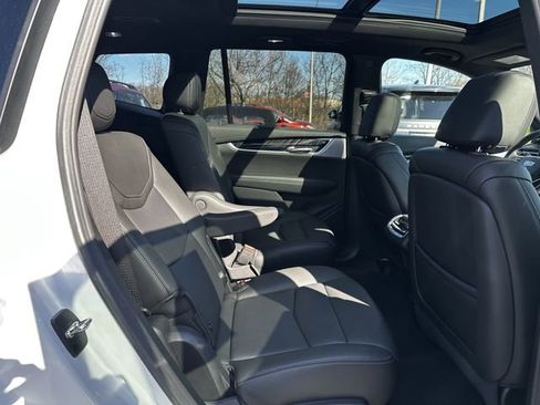 Used 2023 Cadillac XT6 Premium Luxury w/ Technology Package image 37