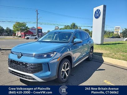 New 2025 Volkswagen Tiguan SE