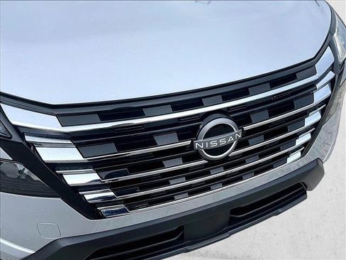 Used 2024 Nissan Rogue SV FWD image 29
