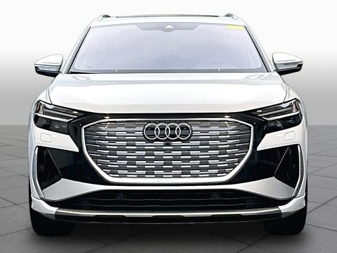 Used 2024 Audi Q4 e-tron Prestige AWD/4WD image 2