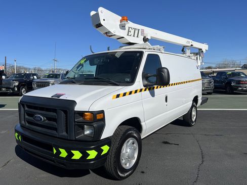 Used 2014 Ford E-350 and Econoline 350 Super Duty w/ Power Group image 9