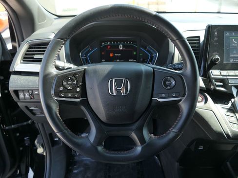 Used 2023 Honda Odyssey Sport image 17