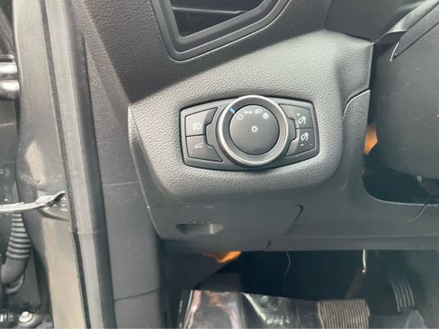 Used 2018 Ford Escape SE w/ Ford Safe & Smart Package image 11