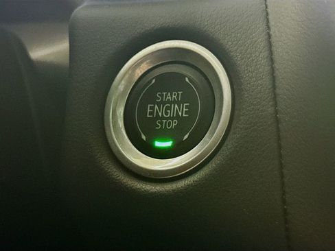 Used 2022 Chevrolet Tahoe RST w/ Sport Performance Package image 18