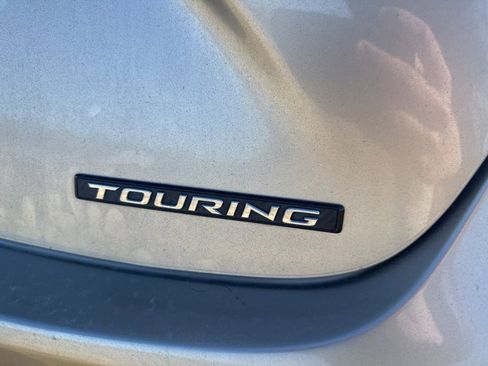 Used 2017 Toyota Avalon Touring image 5