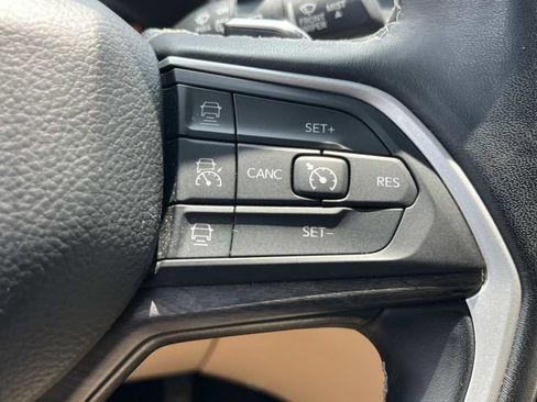 Used 2022 Jeep Grand Cherokee L Limited AWD/4WD image 38