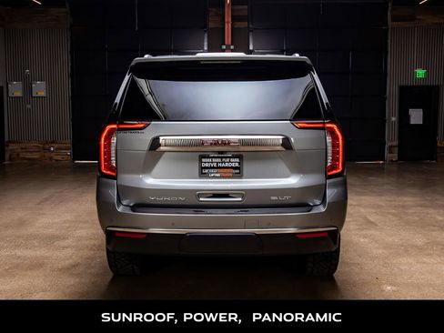 Used 2023 GMC Yukon XL SLT w/ SLT Premium Package image 8