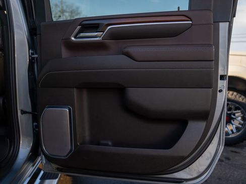 Used 2024 GMC Sierra 2500 Denali w/ Denali Reserve Package image 15