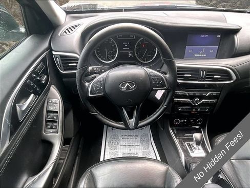 Used 2018 INFINITI QX30 AWD image 5