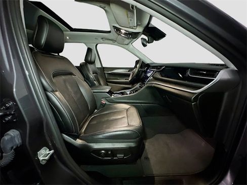 Used 2022 Jeep Grand Cherokee Limited 4xe image 22