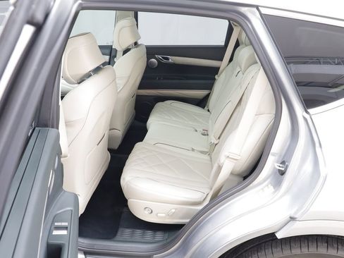 Used 2025 Genesis GV80 3.5T Prestige image 17