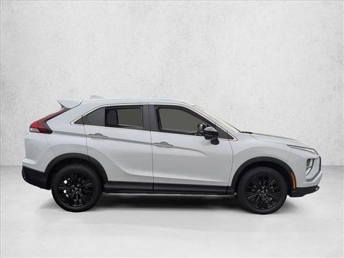 Used 2022 Mitsubishi Eclipse Cross LE AWD/4WD image 4