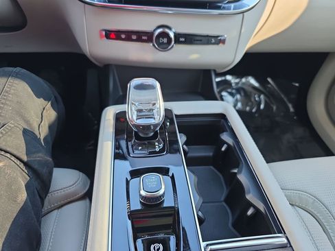 New 2026 Volvo XC90 T8 Ultra image 36