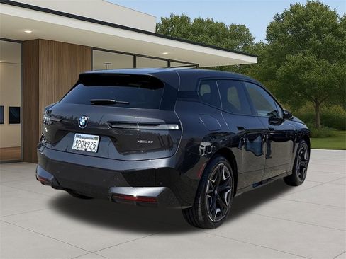 Used 2025 BMW iX xDrive50 w/ Sport Package image 9