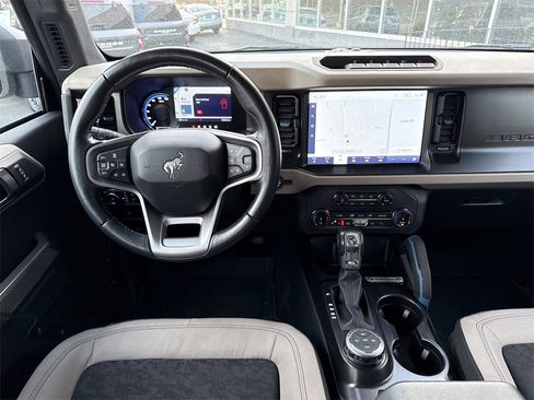 Used 2022 Ford Bronco Wildtrak image 12