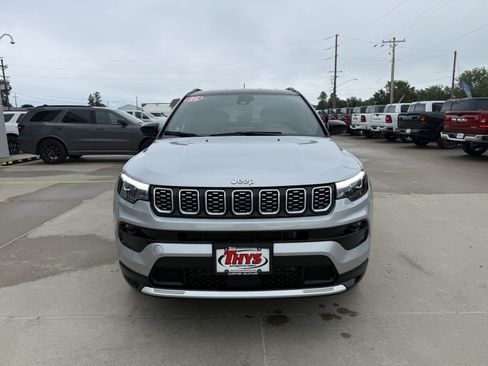 Used 2025 Jeep Compass Limited w/ Elite Group AWD/4WD image 36