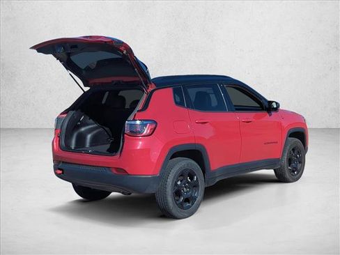 Used 2023 Jeep Compass Trailhawk image 6