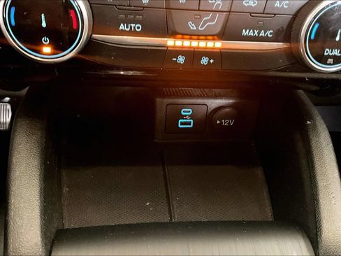 Used 2022 Ford Escape SE FWD image 16