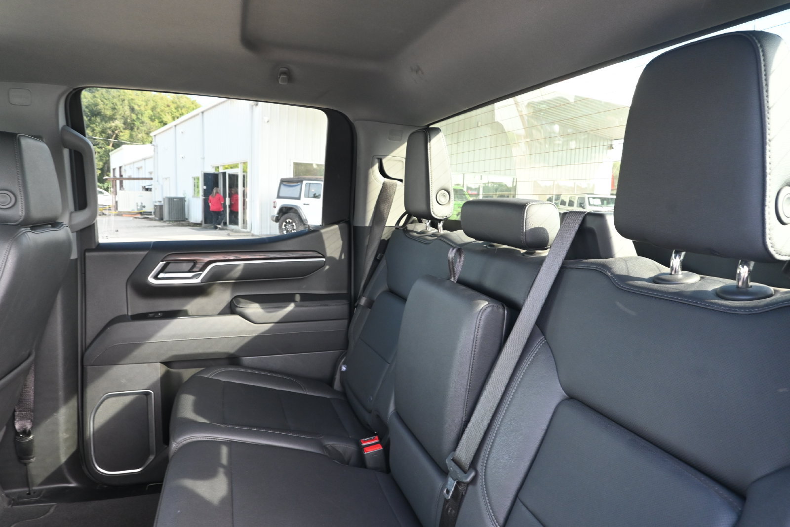 Used 2025 GMC Sierra 1500 SLT AWD/4WD image 21