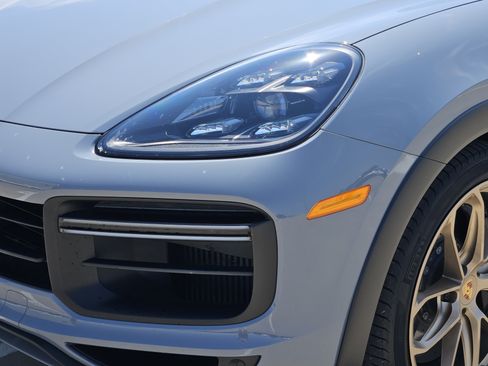 Used 2023 Porsche Cayenne Turbo GT AWD/4WD image 12