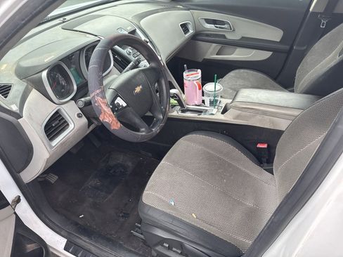 Used 2010 Chevrolet Equinox LT image 2