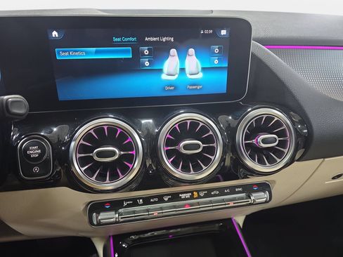 Used 2021 Mercedes-Benz GLA 250 w/ Premium Package image 24