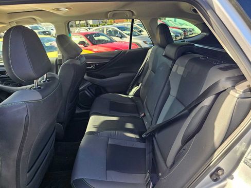 Certified 2025 Subaru Outback Onyx Edition AWD/4WD image 16