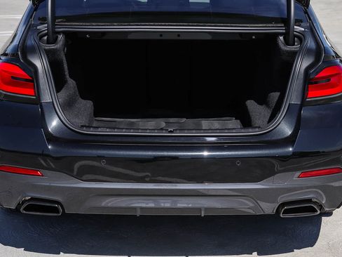 Used 2023 BMW 540i w/ M Sport Package image 36