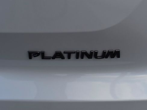 New 2026 Nissan Pathfinder Platinum FWD image 9