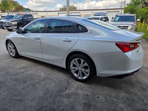 Used 2017 Chevrolet Malibu Premier w/ Driver Confidence Package FWD image 5