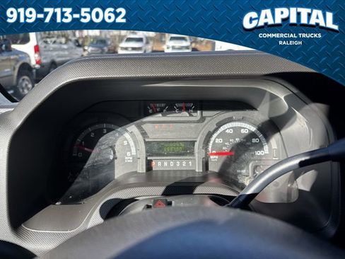 Used 2015 Ford E-350 and Econoline 350 Super Duty image 23