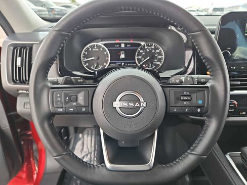 Used 2022 Nissan Pathfinder SL w/ SL Black Package image 23