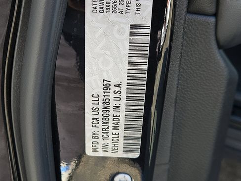 Used 2022 Jeep Grand Cherokee L Limited image 28